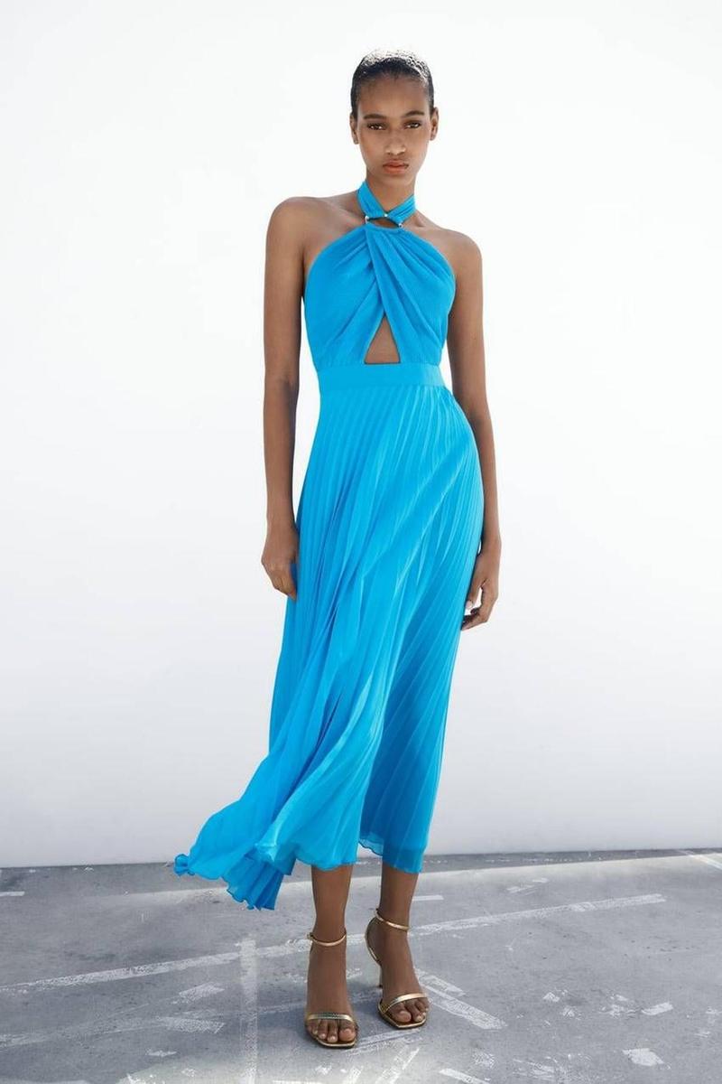 Vestido de cuello halter con hebilla dorada