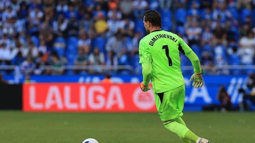 Dimitrievski: "No estamos a la altura del club. Hay que espabilar"