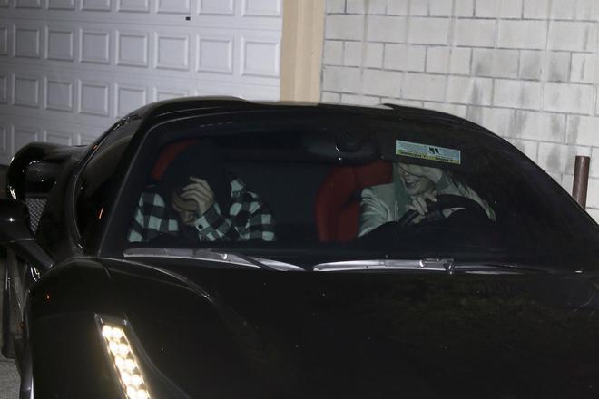 Kendall Jenner junto a Blake Griffin a la salida de un restaurante