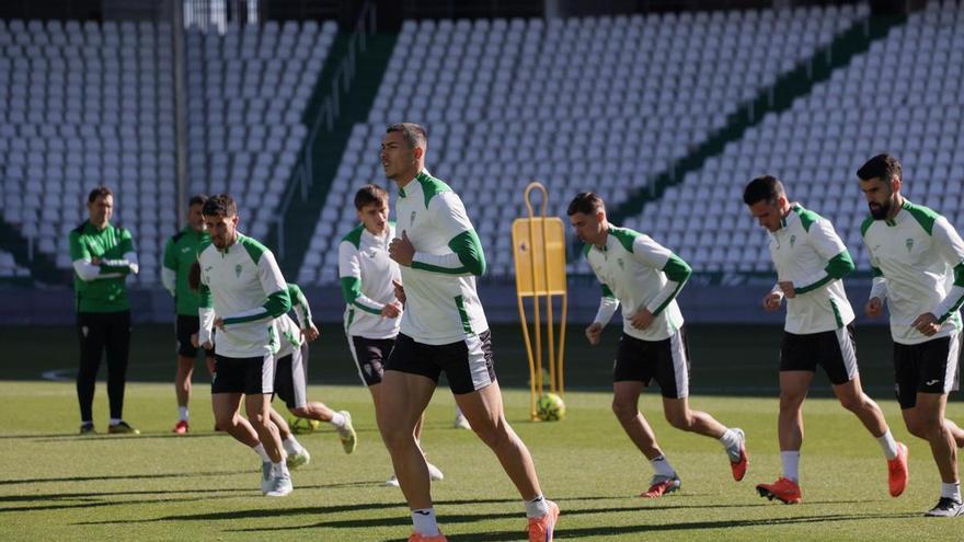 Cádiz CF y Córdoba CF protagonizan un tenso derbi andaluz por todo lo bajo