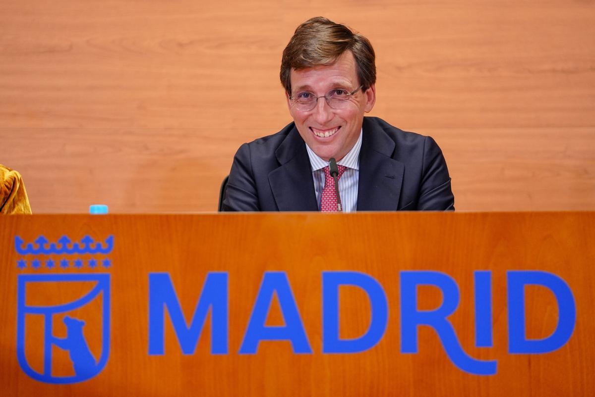 El alcalde de Madrid, José Luis Martínez-Almeida, en rueda de prensa.