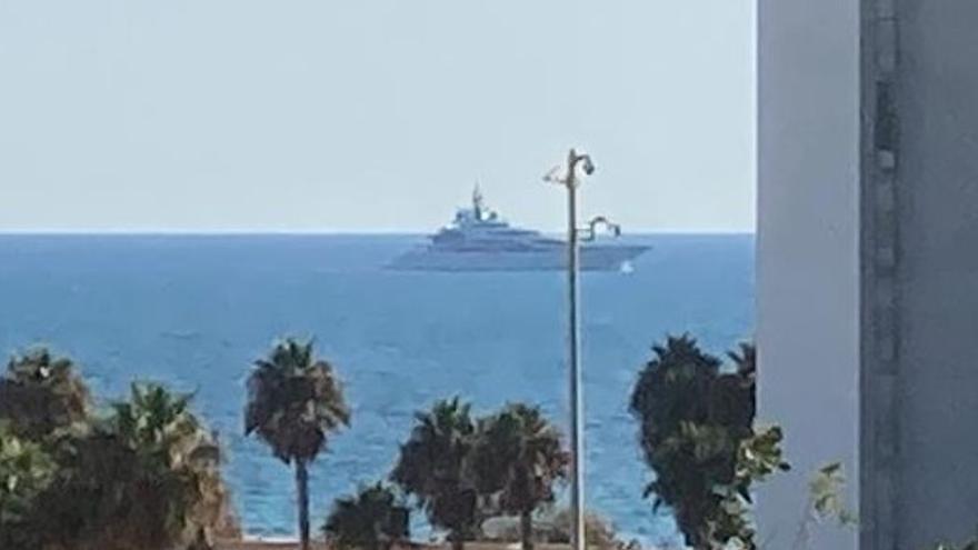 Gigayacht des Scheichs von Katar läuft im Hafen von Palma ein