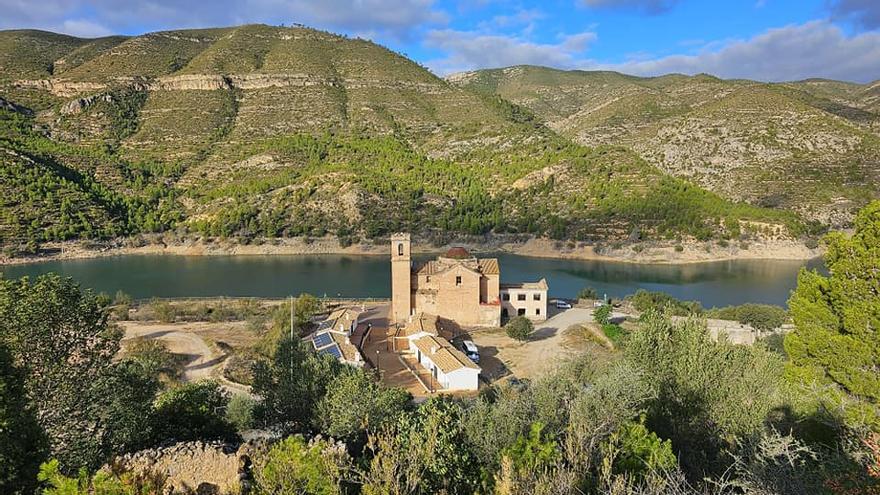 La vieja iglesia de Loriguilla sale del pantano y vuelve a sus vecinos