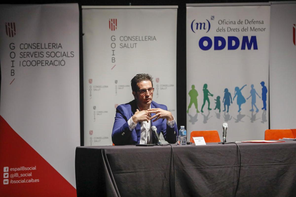 Jóvenes y suicidios Jóvenes y suicidios