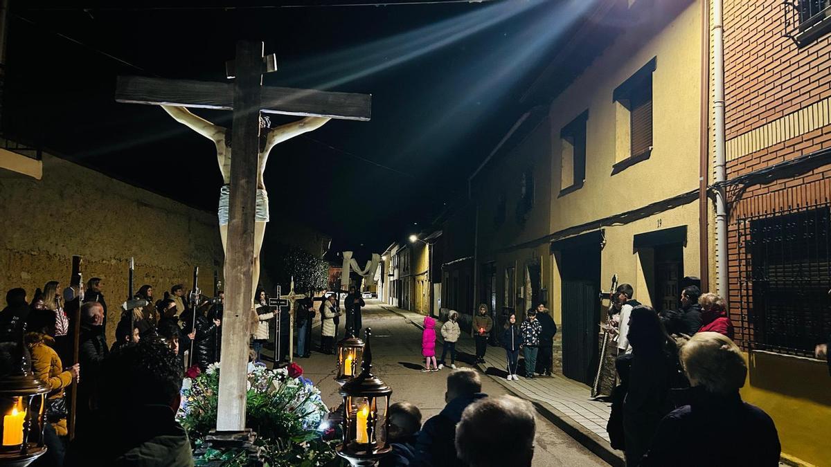 GALERÍA| El Vía Crucis de San Cristóbal, en imágenes