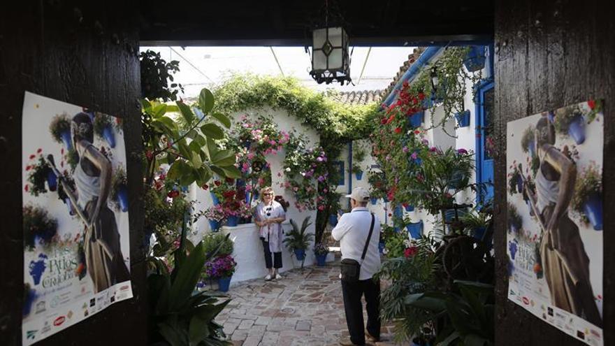 IU exige la reapertura de Trueque, 4 y que se recupere el espectáculo nocturno del Alcázar