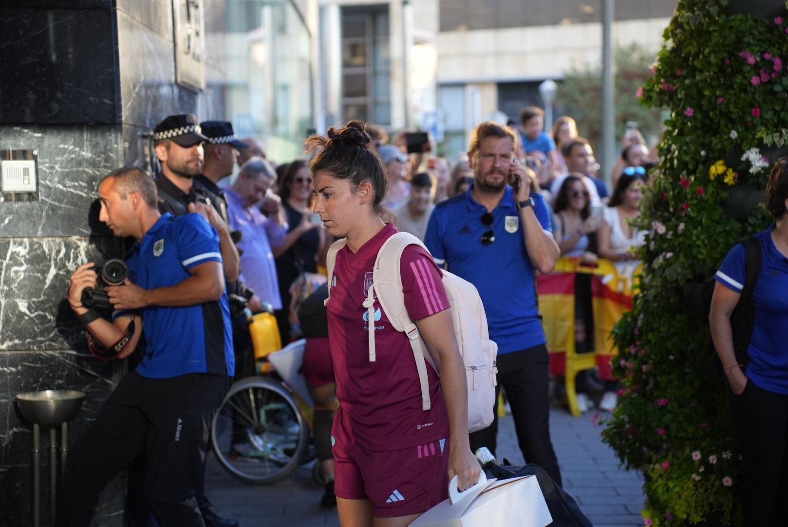 Las campeonas del mundo a su llegada a Córdoba, en imágenes