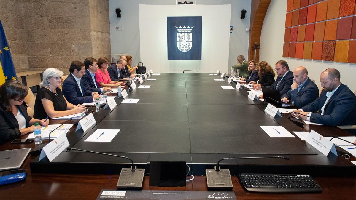 Reunión del Consejo de Capitalidad de Mérida.