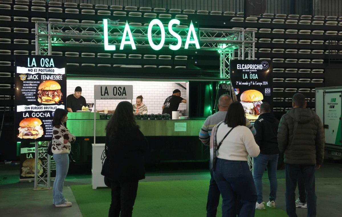 Uno de los 'food trucks' de La Burger Fest, que se celebra en el IFEVI estos días.