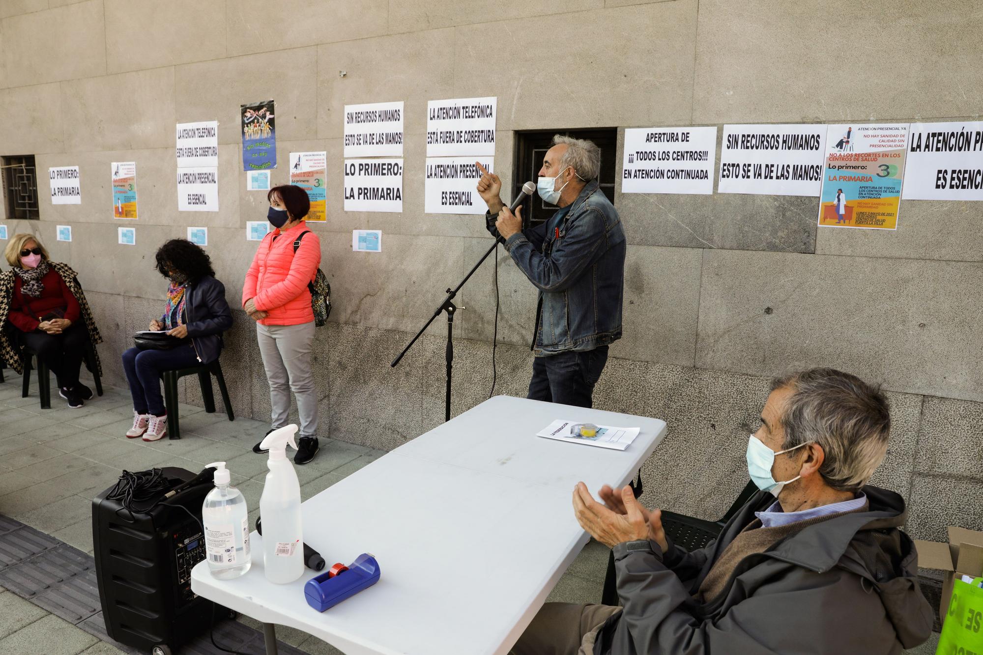 Concentración vecinal por la reapertura vespertina de los centros de salud