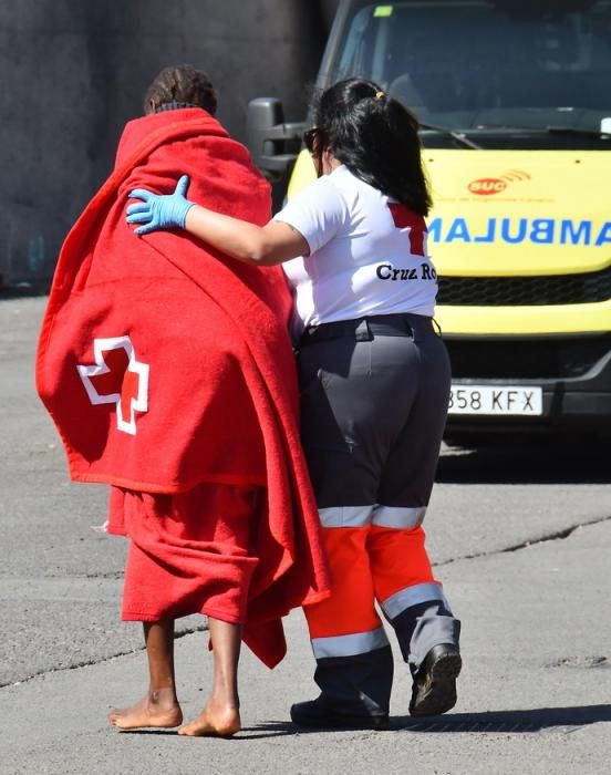 28/02/20 ARGUINEGUIN. MOGÁN. Llegada de migrantes al puerto de Arguineguin después de ser rescatados por un velero. Fotógrafa: YAIZA SOCORRO.  | 28/02/2020 | Fotógrafo: Yaiza Socorro