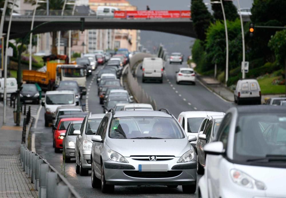 Protesta de taxistas coruñeses contra Uber y Cabify