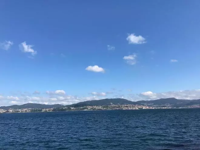 Mayo se estrena con sol y esta impresionante estampa en las Rías Baixas