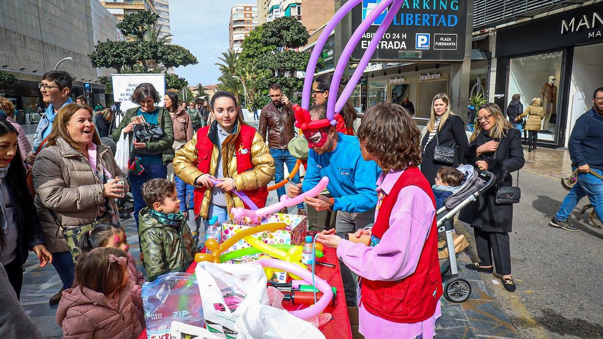 Actos organizados en Murcia por la Asociación de familiares de Niños con Cáncer de la Región (Afacmur).