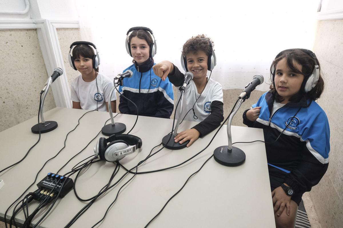 Radio Escolar en el CEIP Mesa y López, en Las Palmas de Gran Canaria Radio Escolar en el CEIP Mesa y López, en Las Palmas de Gran Canaria