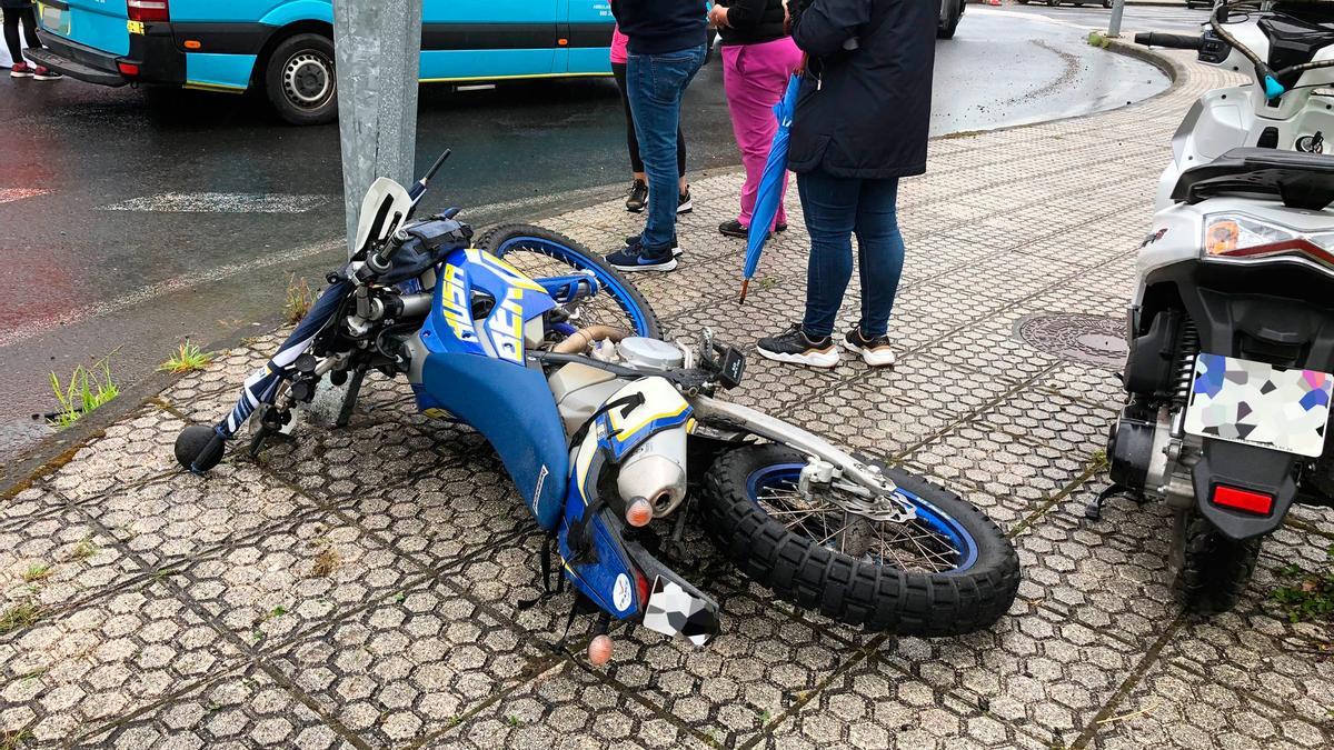 Motocicleta que dirigía el asistente fallecido.