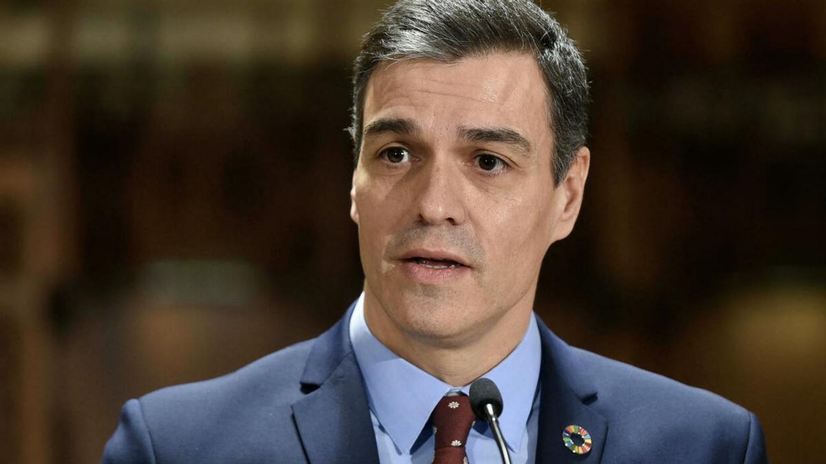 Sánchez traslada su solidaridad a los vecinos desalojados por el incendio en Azuébar: &quot;Imagino su dolor&quot;