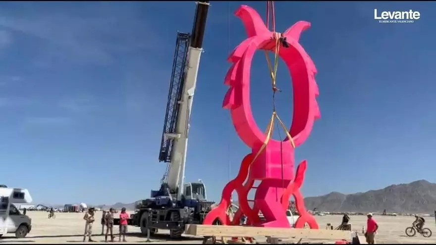 Levantan 'al tombe' el 'Correfoc' de Dani Nebot en el festival Burning Man del desierto de Nevada