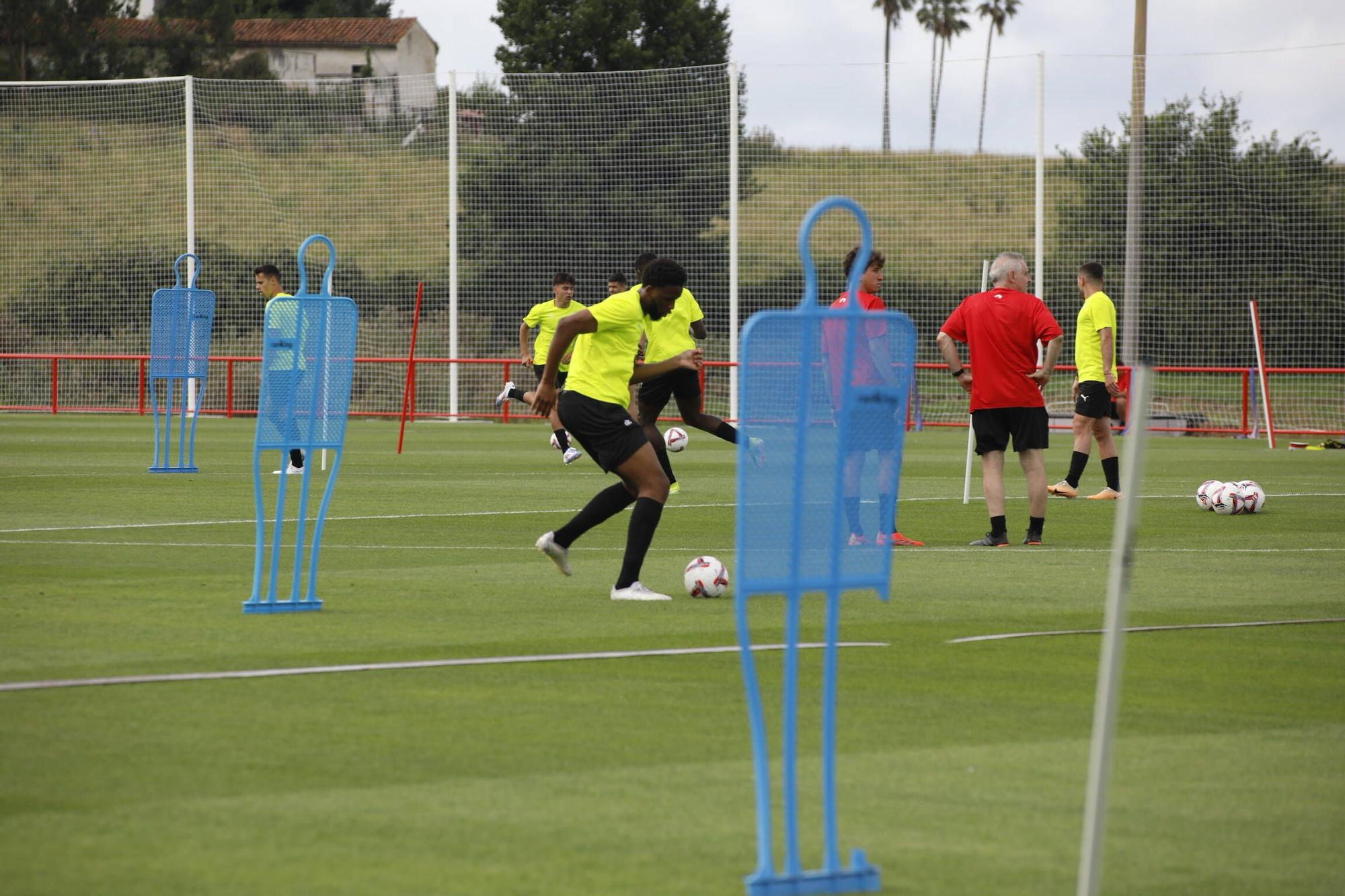 Así fue el primer entrenamiento de la era Albés en el Sporting (en imágenes)