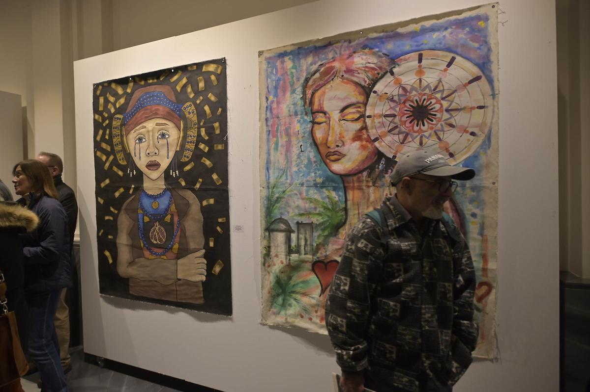 Inauguración en Elche de la exposición “Balconadas del tiempo: la Dama presente”