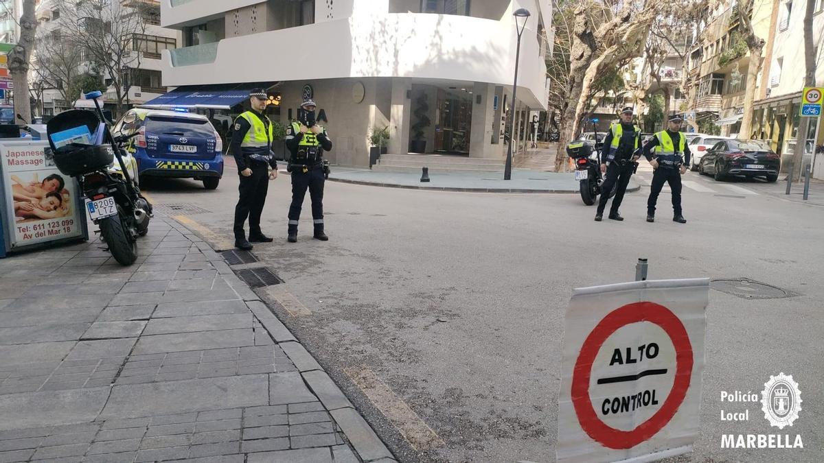 Control de motocicletas y ciclomotores de la Policía Local de Marbella.