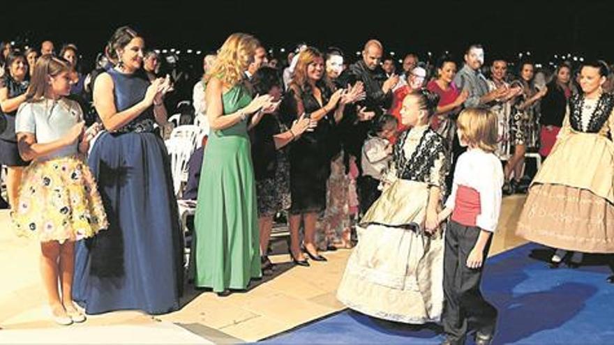 El Grao corona a Rebeca y Gal.la como reinas del embrujo marinero