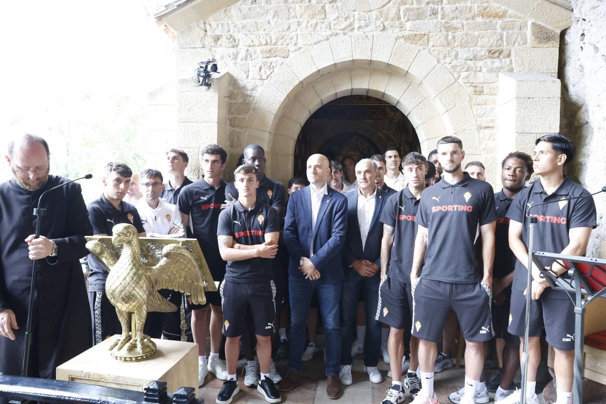 EN IMÁGENES: Visita del Sporting a La Santina en Covadonga