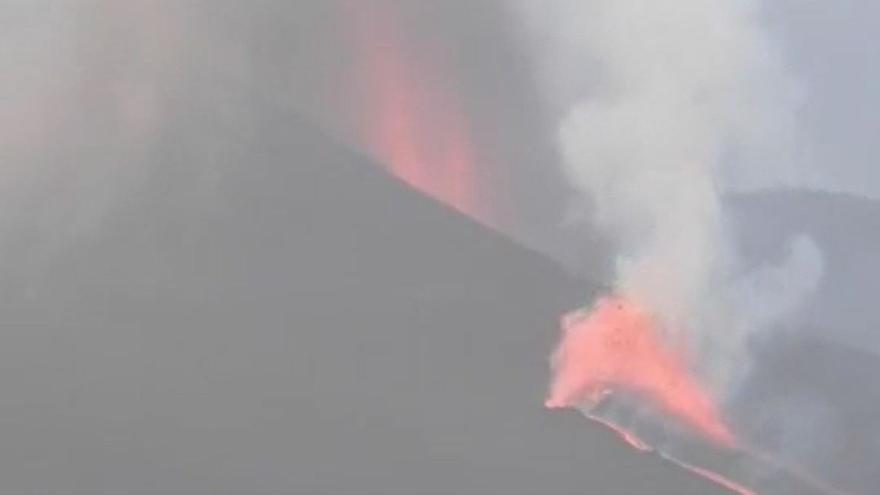 El volcán de La Palma, desde la iglesia de Tajuya