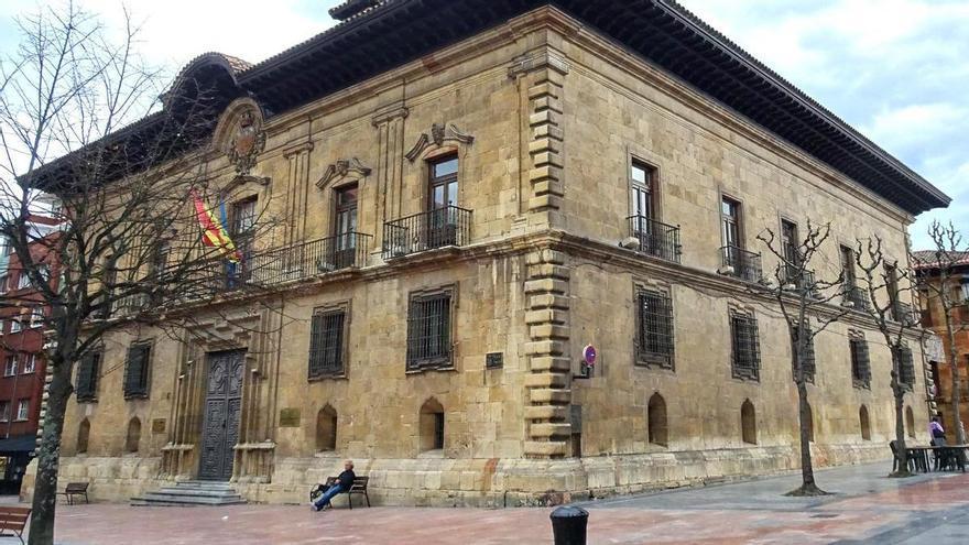 Ver para creer en Avilés: condenan a la gerente de una gasolinera por falsificar con un bolígrafo los pagos a un trabajador