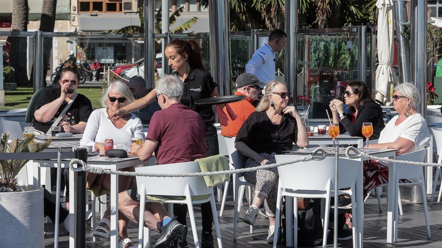 Cerca de 4 millones de turistas extranjeros se han dejado este año más de 4.700 millones en Alicante