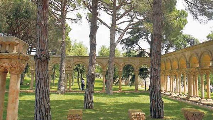 El claustro, instalado en la finca &quot;Mas del Vent&quot;, en un idílico enclave de Palamós. // Diari de Girona