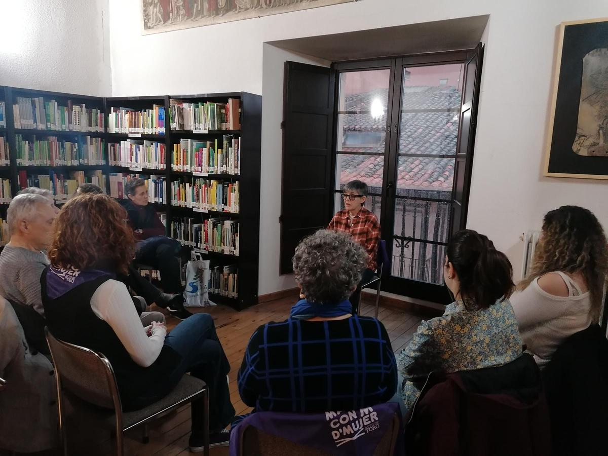 GALERÍA | Toro conmemora el Día de la Mujer con "Bibliotecas Humanas"