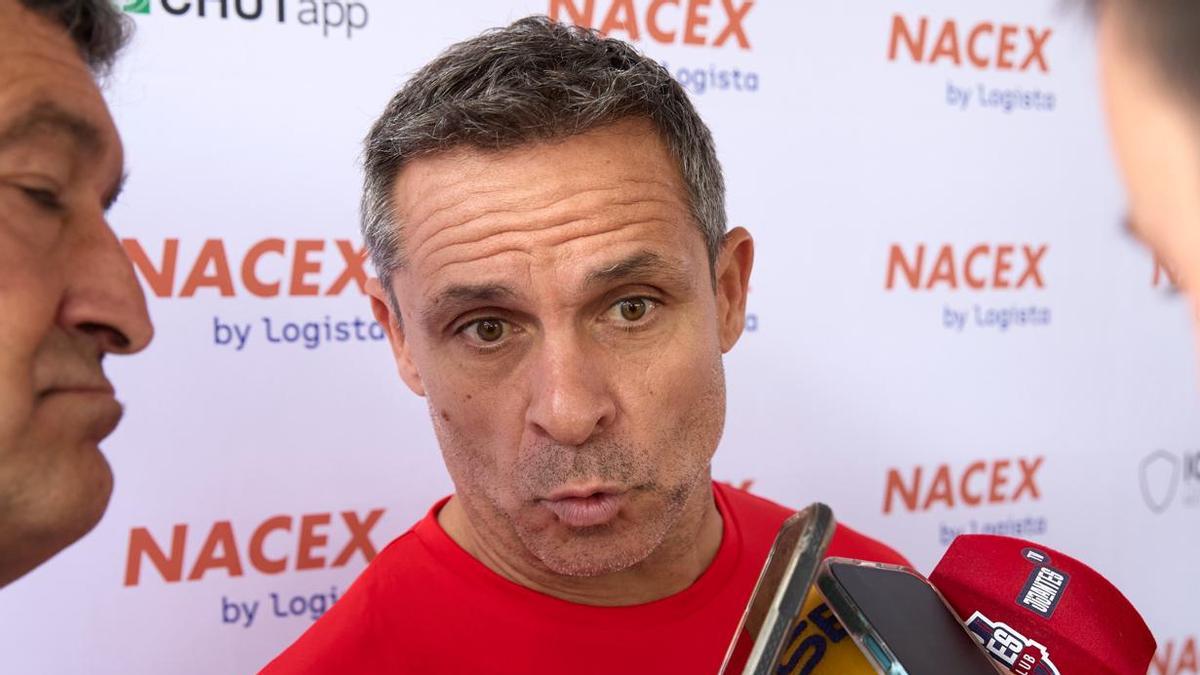 Sergi Barjuan, exjugador y exentrenador del FC Barcelona