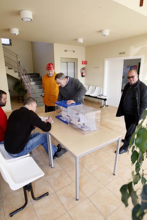 Els habitants de Viladamat no volen la bandera espanyola a l''ajuntament