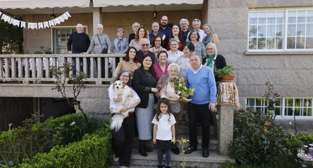 Foto con la familia de Josefa Dopazo. | FDV