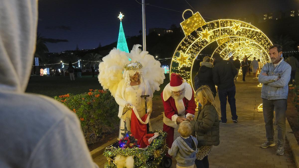 2024 SAN BARTOLOMÉ DE TIRAJANA. Feria de Navidad en el Parque Sur de Maspalomas acruz