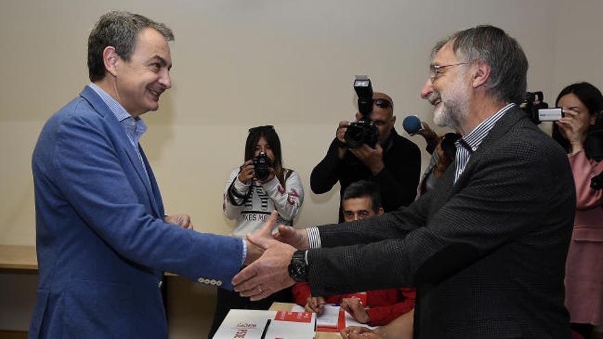 Zapatero confía en la victoria de Susana Díaz porque es &quot;la mejor opción&quot;