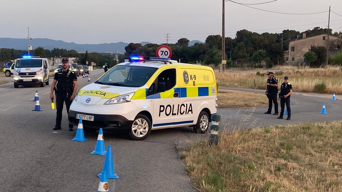 Un moment del control policial entre els tres cossos locals de Llagostera, Caldes i Cassà