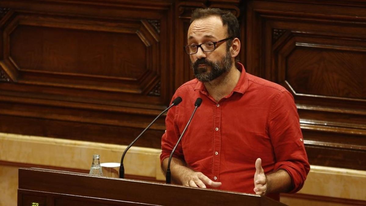 El diputado de la CUP Benet Salellas, en una intervención en el Parlament.