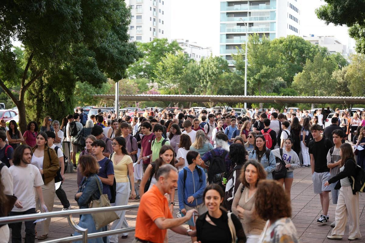 Galería | La primera jornada de la Selectividad en Badajoz, en imágenes