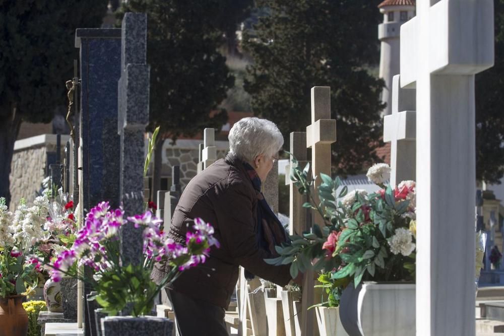 Día de Todos Los Santos en el cementerio de Los Remedios (Cartagena)