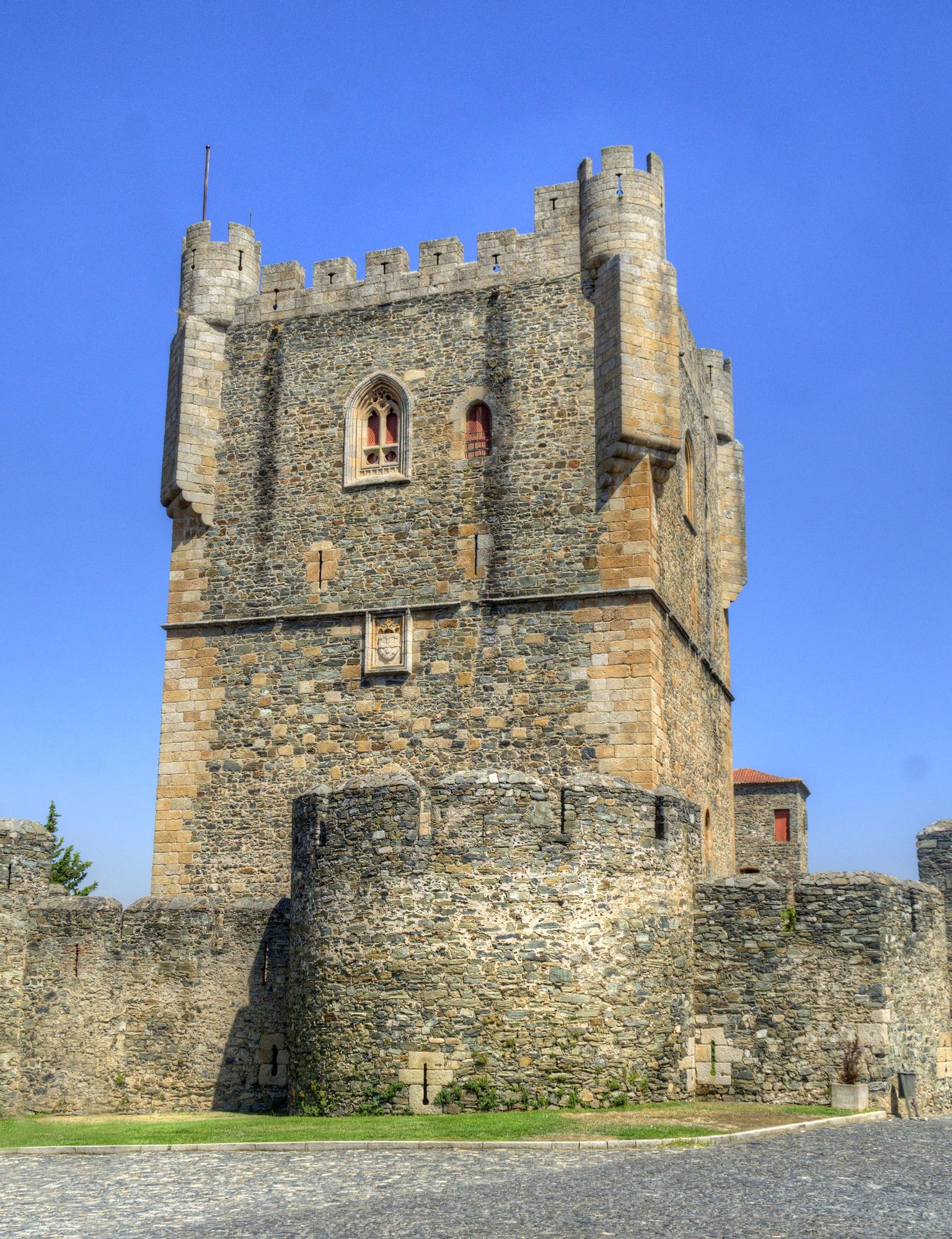 Torre del emblemático castillo de la ciudad portuguesa