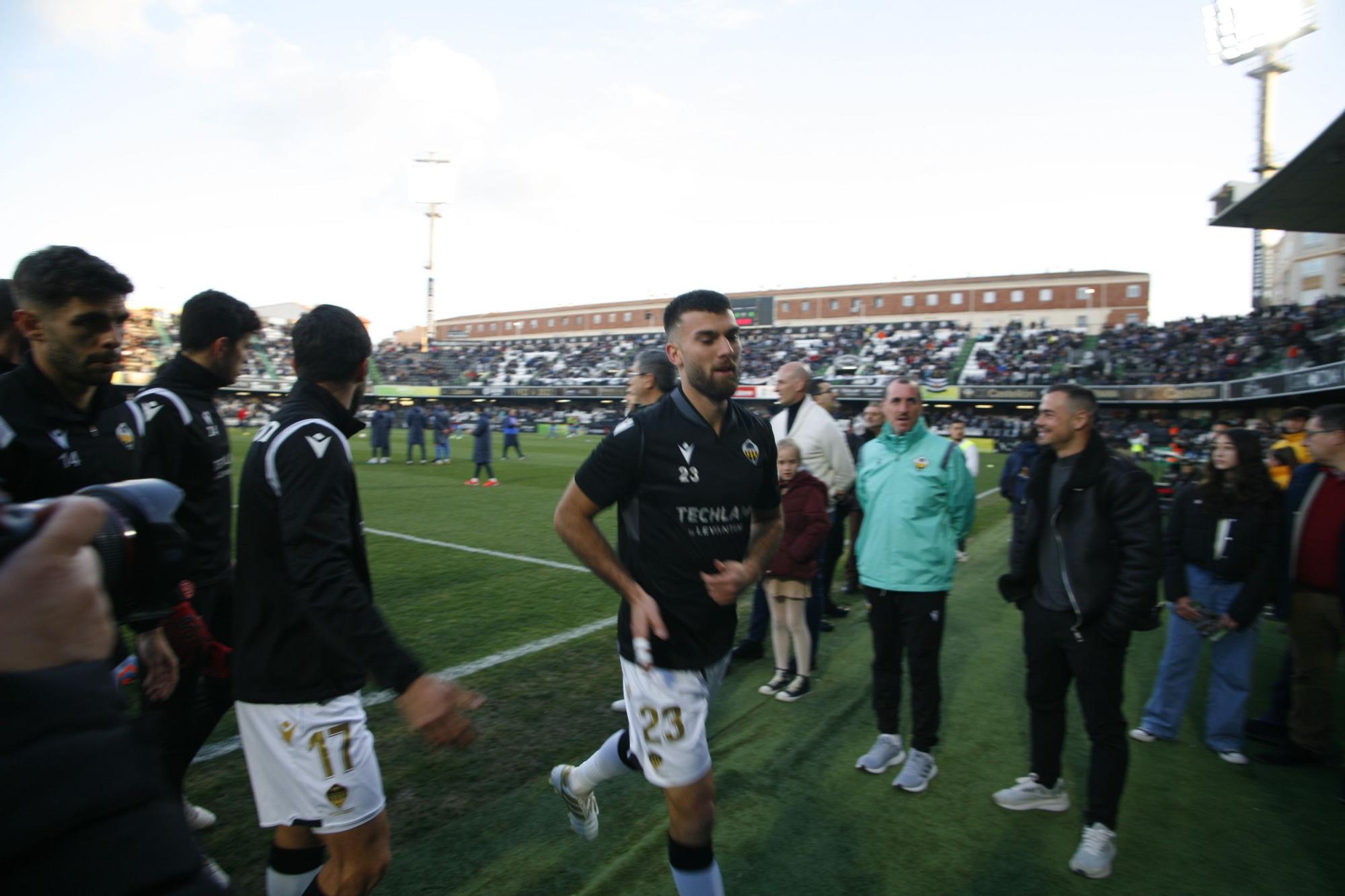 Galería | Así ha recibido la afición al Castellón antes de medirse al Eldense