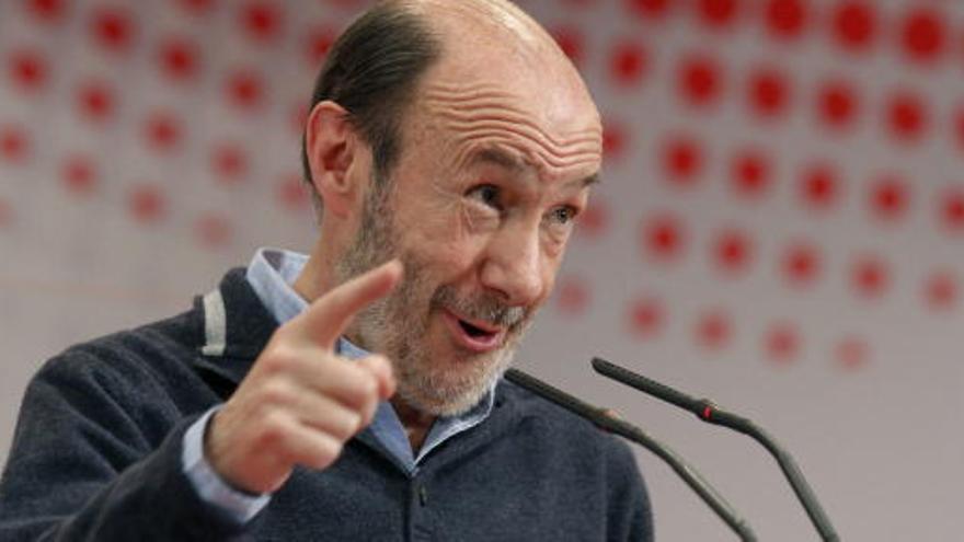 Rubalcaba: &quot;Rajoy es el último mohicano de la austeridad&quot;
