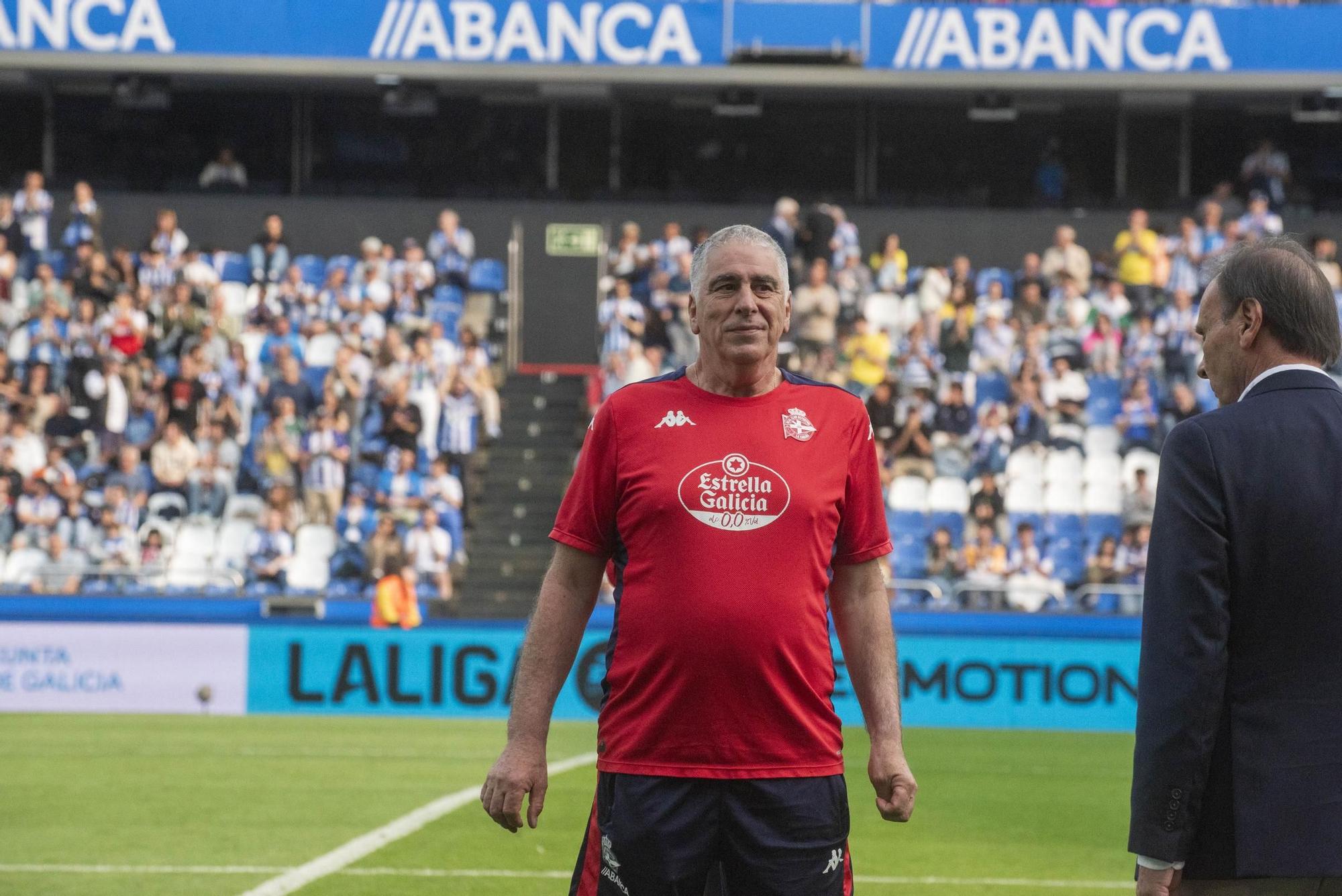 El Dépor cae goleado (0-4) por el Elche para cerrar la temporada 2025-25 en Riazor