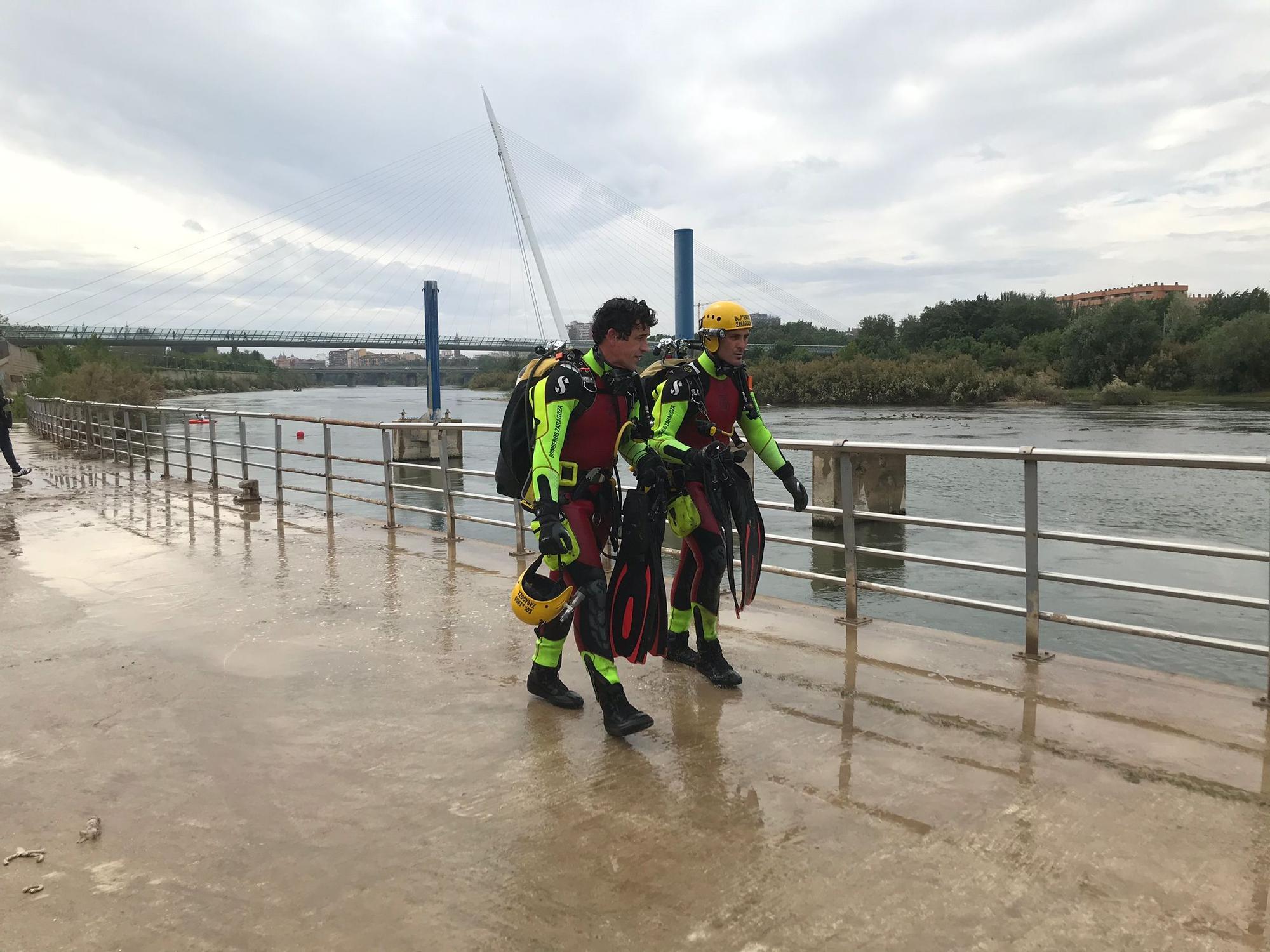 Continúa la búsqueda, con equipos de buceo, del menor desaparecido en el Ebro