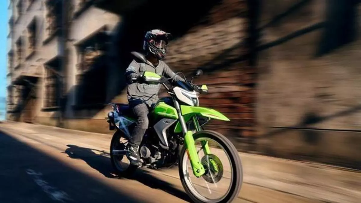 CFMOTO 250 DUAL: la trail de acceso que recupera la esencia de las motos de siempre