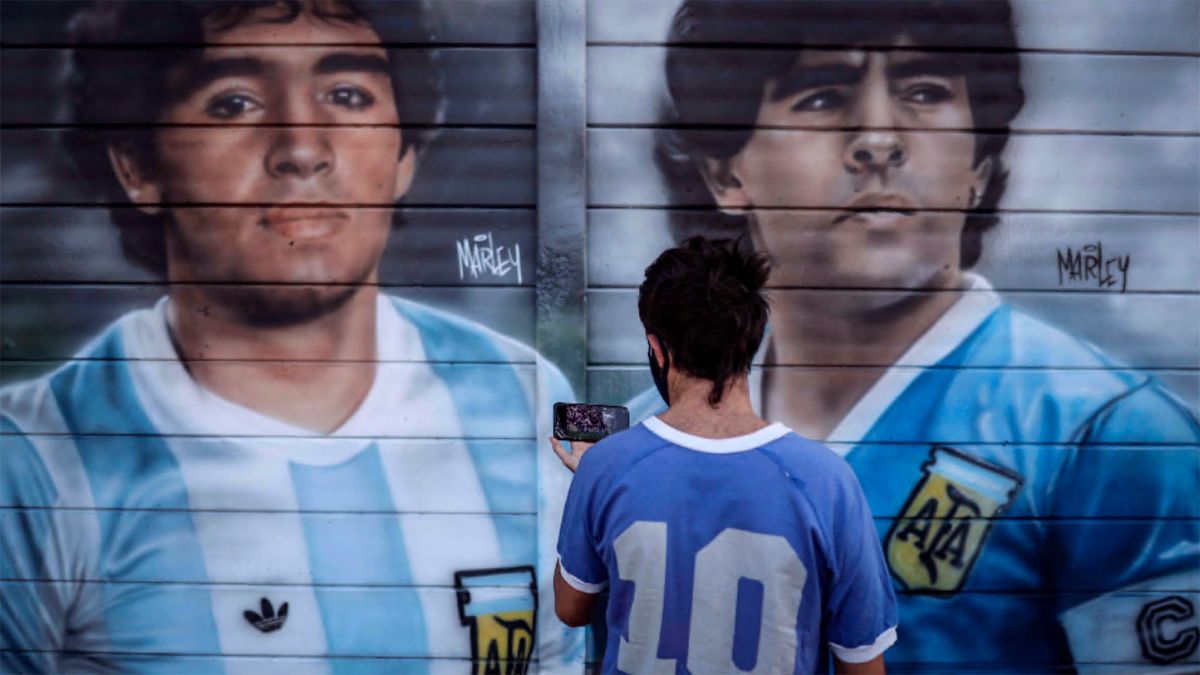 Maradona, ídolo en Argentina y Nápoles