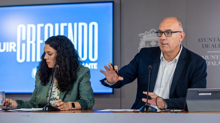 Rueda de prensa de Manuel Villar y Cristina Cutanda