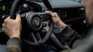Porsche introduce el sistema E-Shift para devolver la emoción del cambio de marchas a la conducción eléctrica